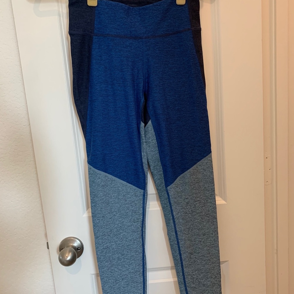 Outdoor voices crop leggings